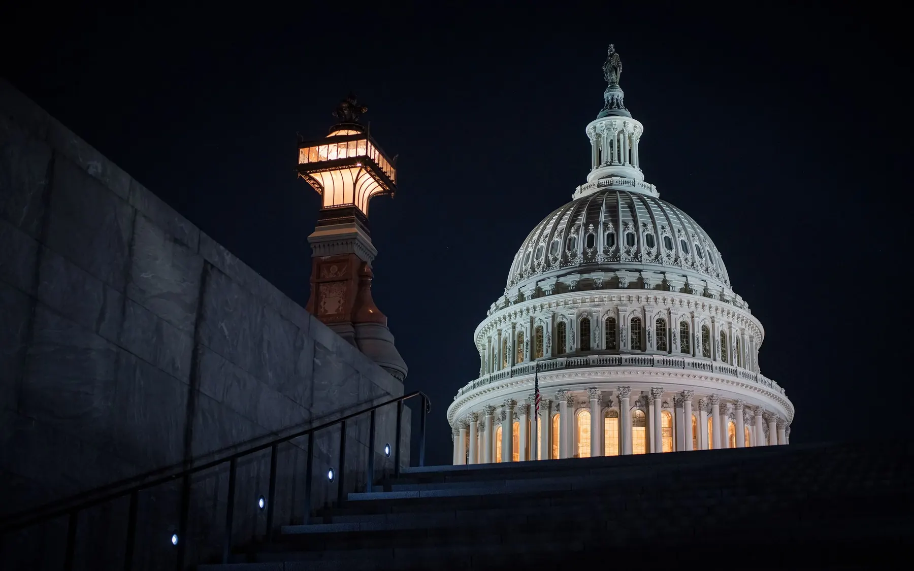 U.S. Capitol dome at night